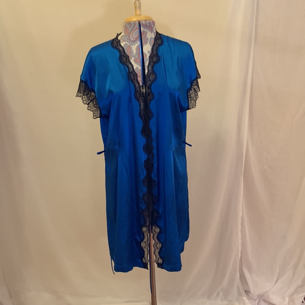 Royal blue robe Victoria’s Secret